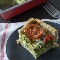 Broodquiche met broccoli en tomaat
