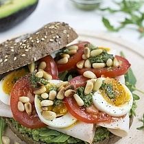 Broodje gezond met avocado recept lunch