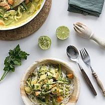 Thaise curry met kip en asperges recept
