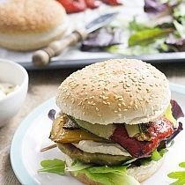 Falafelburger met gegrilde groenten