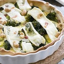 Hartige taart met broccoli en brie