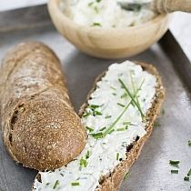 Romige salade met sellerie en knoflook