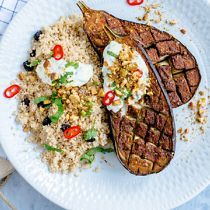Geroosterde aubergine met dukkah (notenmengsel)