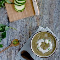 Makkelijke champignonsoep met courgette