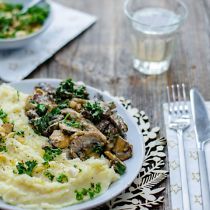 Knolselderijpuree met champignons en truffelolie