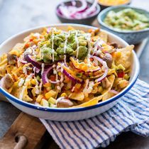 Vegetarische nachoschotel