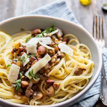 Pasta met champignons en truffelolie
