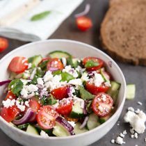 Tomatensalade met komkommer en feta
