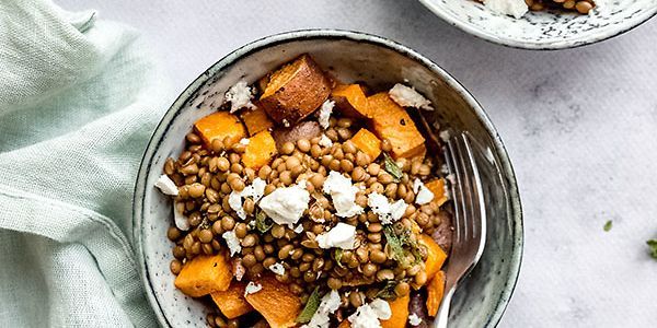 Linzensalade met zoete aardappel